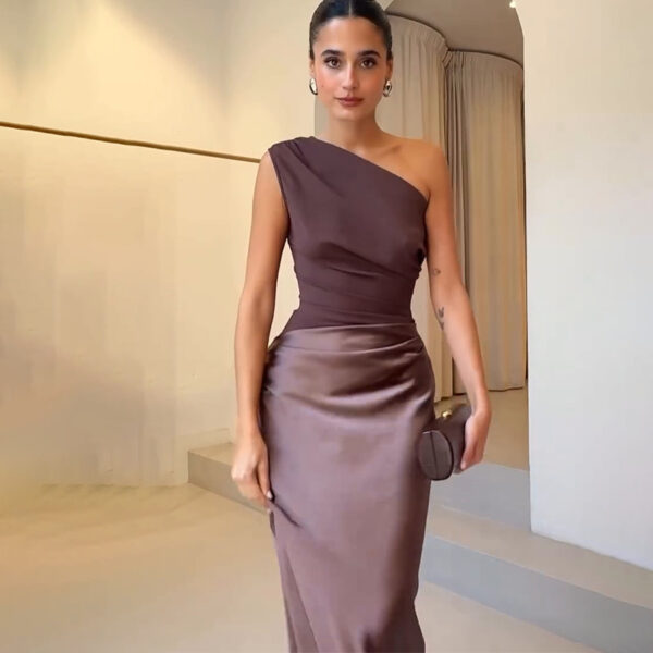 Solid Color Diagonal Collar Backless Sheath Casual Dress - Image 5